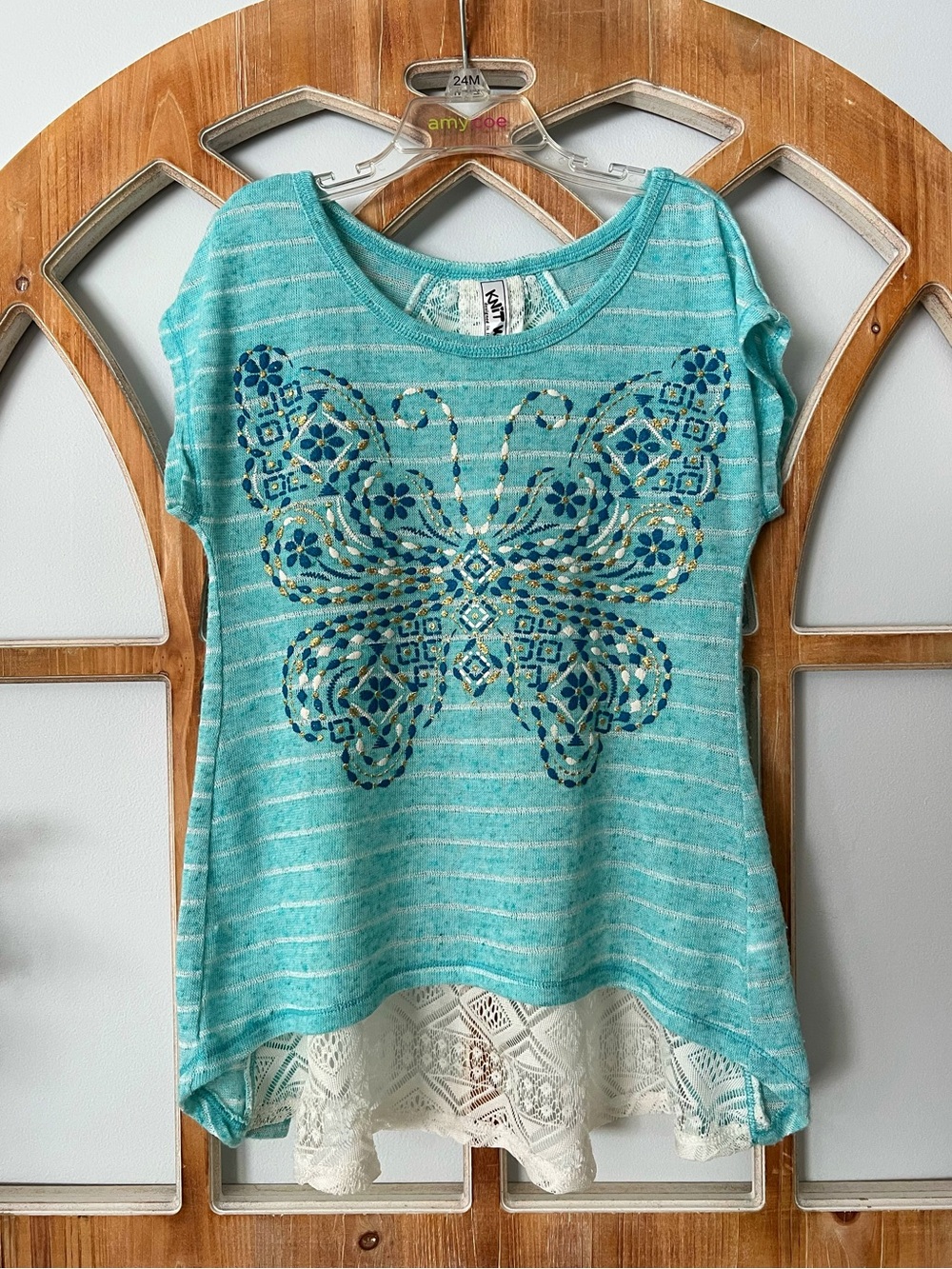 5/$20 SALE❤️ Beautees Cap Sleeve Stripe Top with Lace